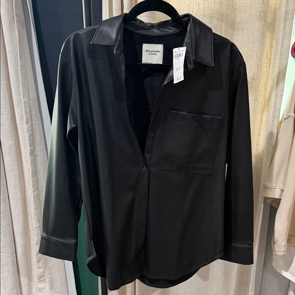 Abercrombie & Fitch Men's Sleek Black Button Down Shirt